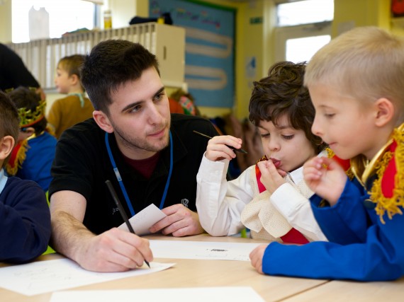 Rolls-Royce busca el talento desde la base