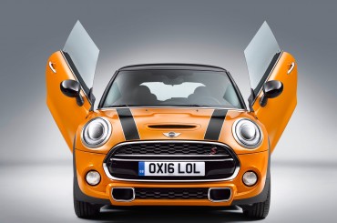 “Scissor Doors” – nuevo equipamiento para el MINI