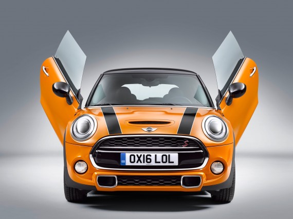 “Scissor Doors” – nuevo equipamiento para el MINI