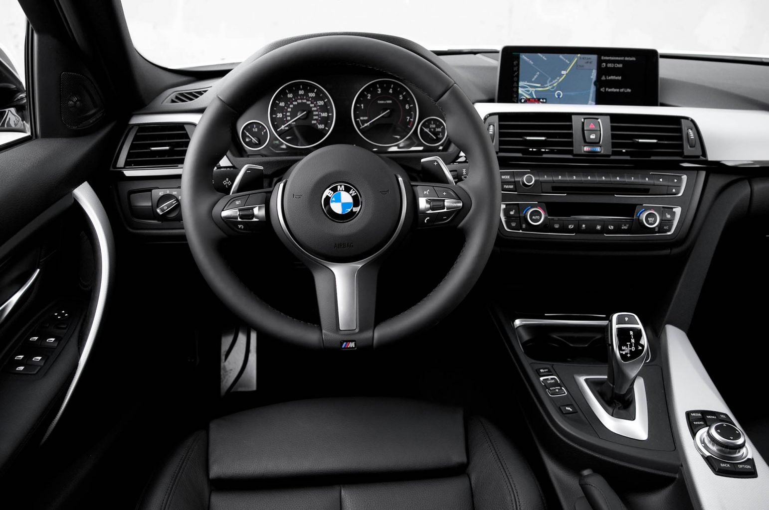2013-BMW-335i-xDrive-interior