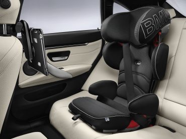 Niños felices con BMW