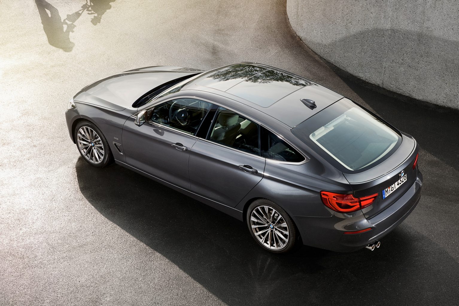 BMW 330i GT Luxury Arktikgrau