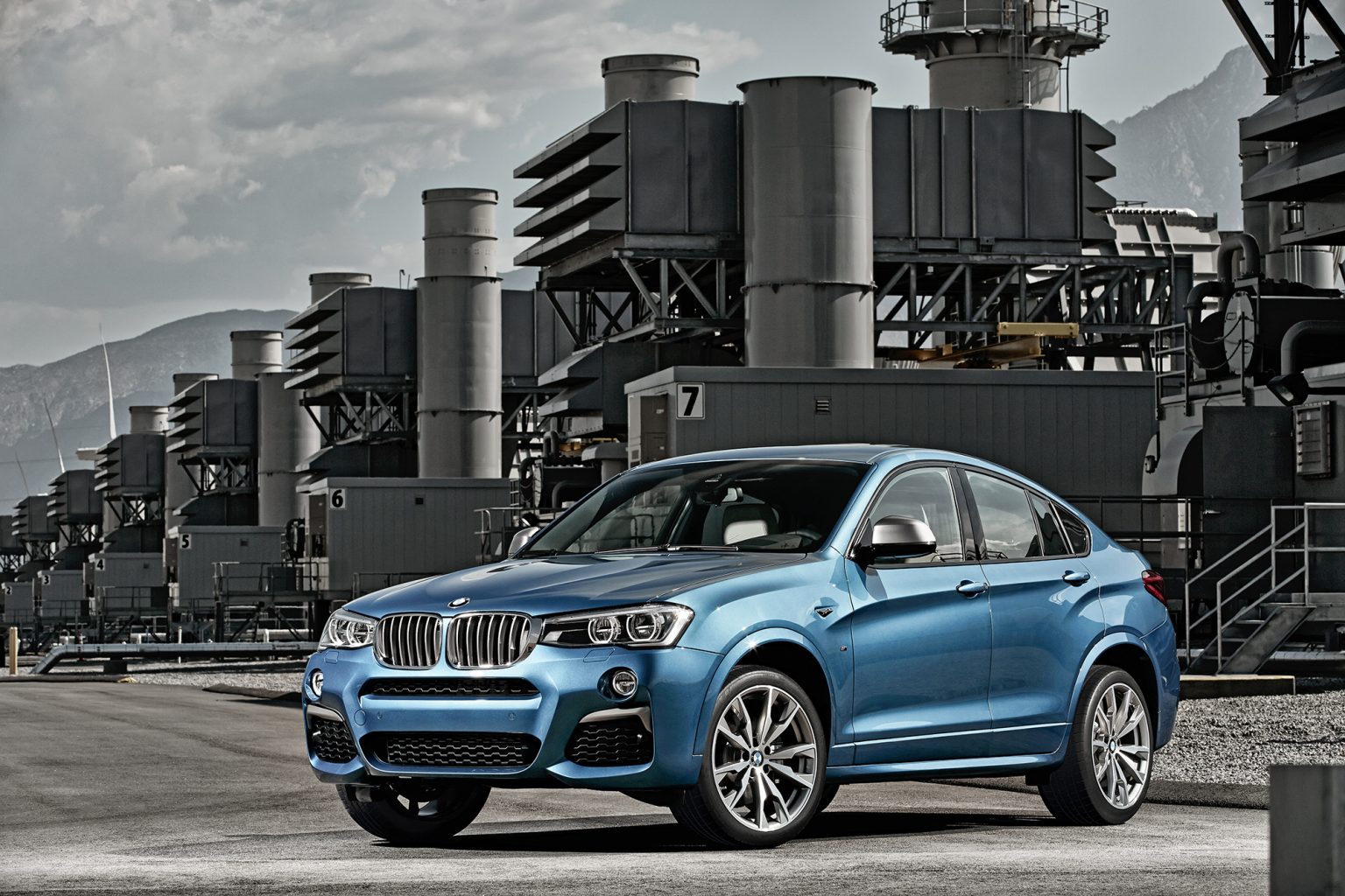 p90199563_highres_bmw-x4-m40i-09-2015