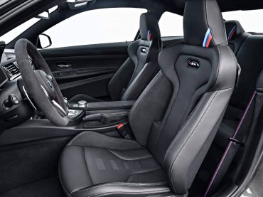 Interior del BMW M4 CS en Lime Rock Grey Metallic
