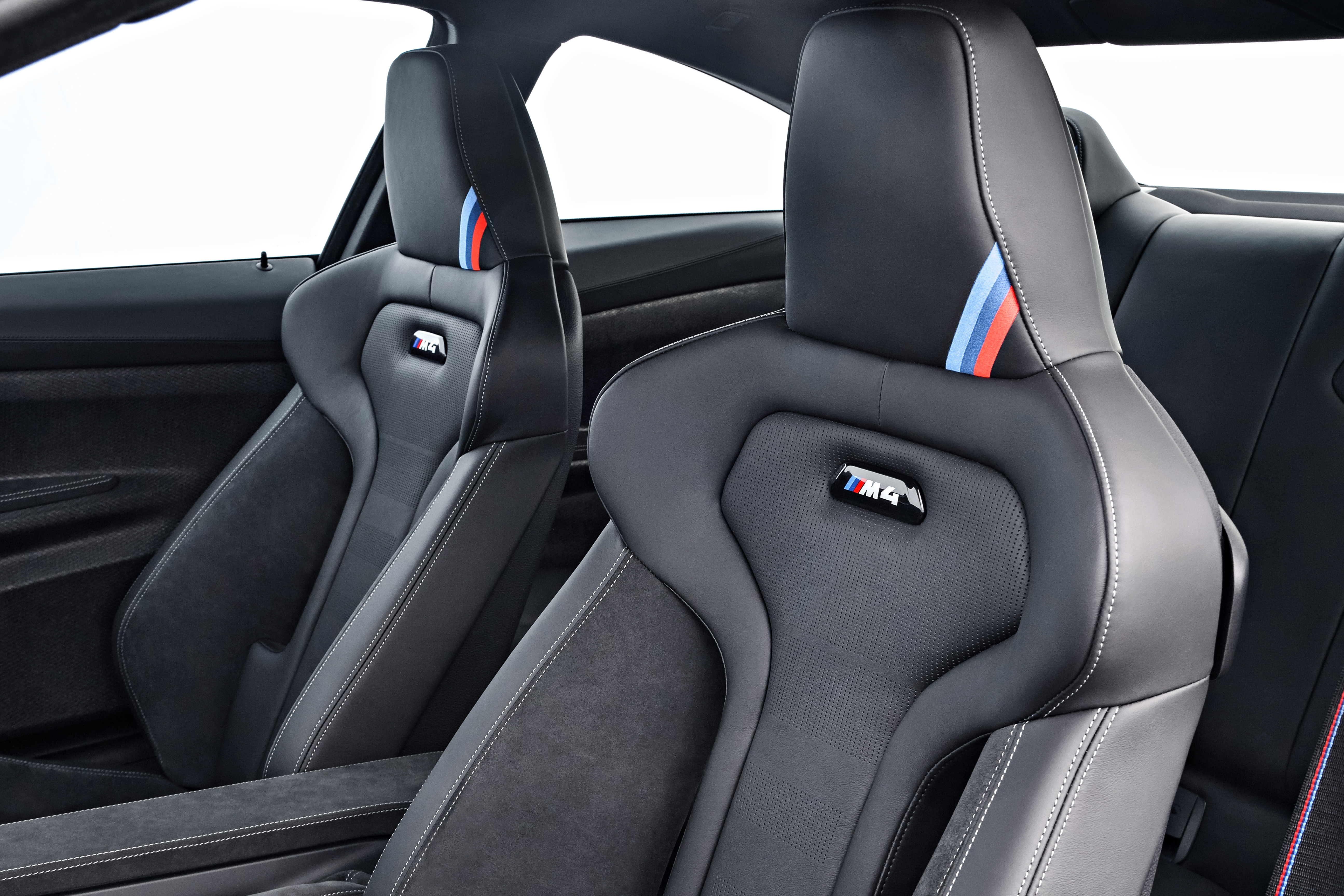 Interior del BMW M4 CS en Lime Rock Grey Metallic - BMW Blog