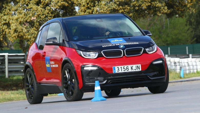 Curso de conducción de vehículos eléctricos